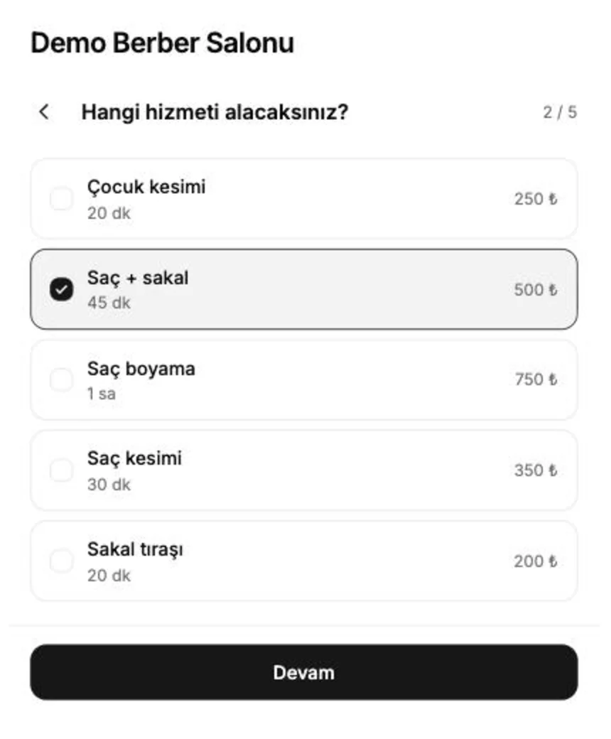 Müşterinin gördüğü online randevu sayfası: hizmet listesi, süreler ve fiyatlar